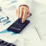 Jak zdecydować się na zakład pogrzebowy? Artykuł dla osób w żałobie.